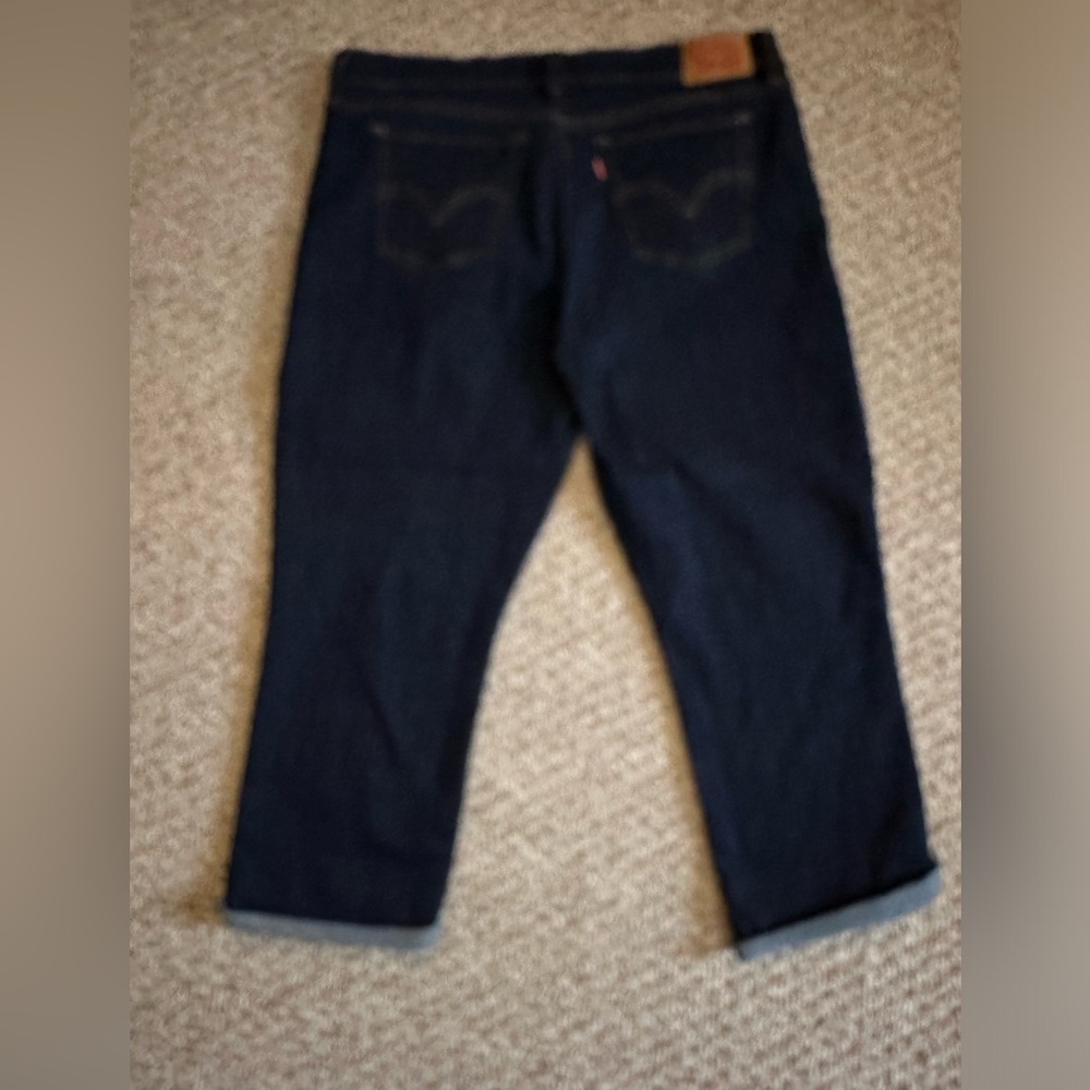 Levi women capri